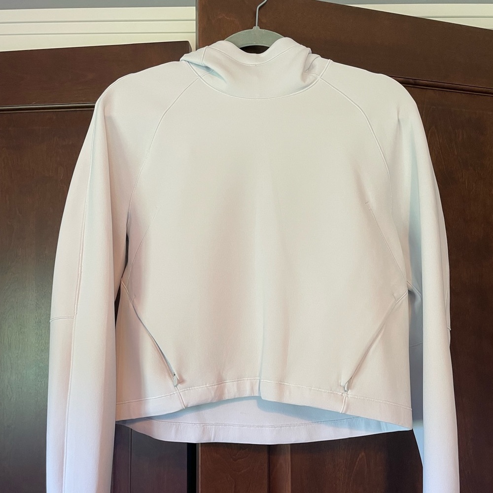Lululemon cloud crop pull over